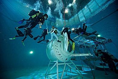 《无名小卒拯救世界》开发商新作正在开发中 预计2025年公布